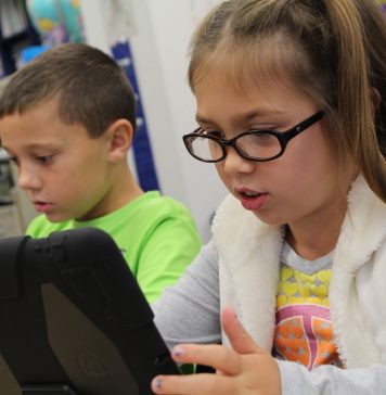 tablettes et ordinateurs à l'école